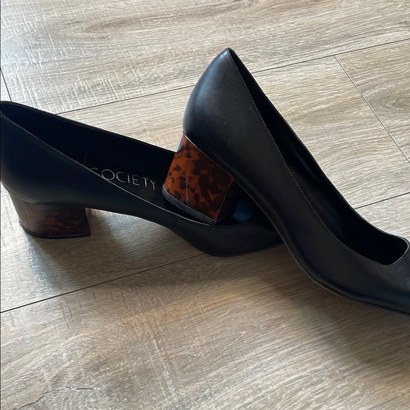 Sole Society Black Heels Classic Design - Picture 3 of 6